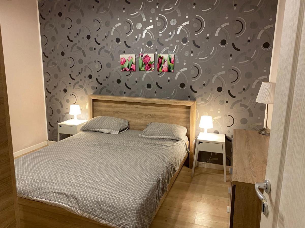 Igi Red Flat With Free Private Parking Apartment Cluj-Napoca Exterior photo